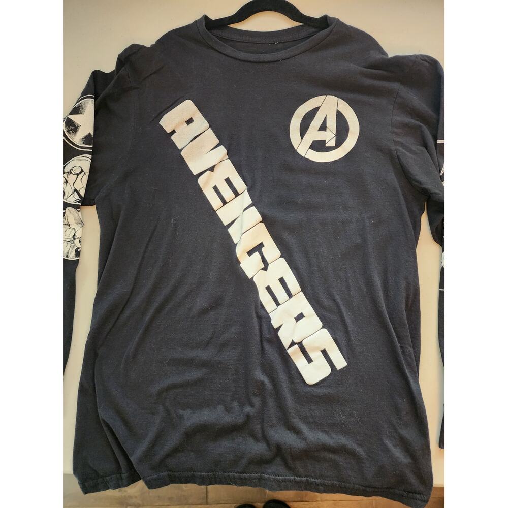 Marvel Avengers Boy's Medium T-shirt